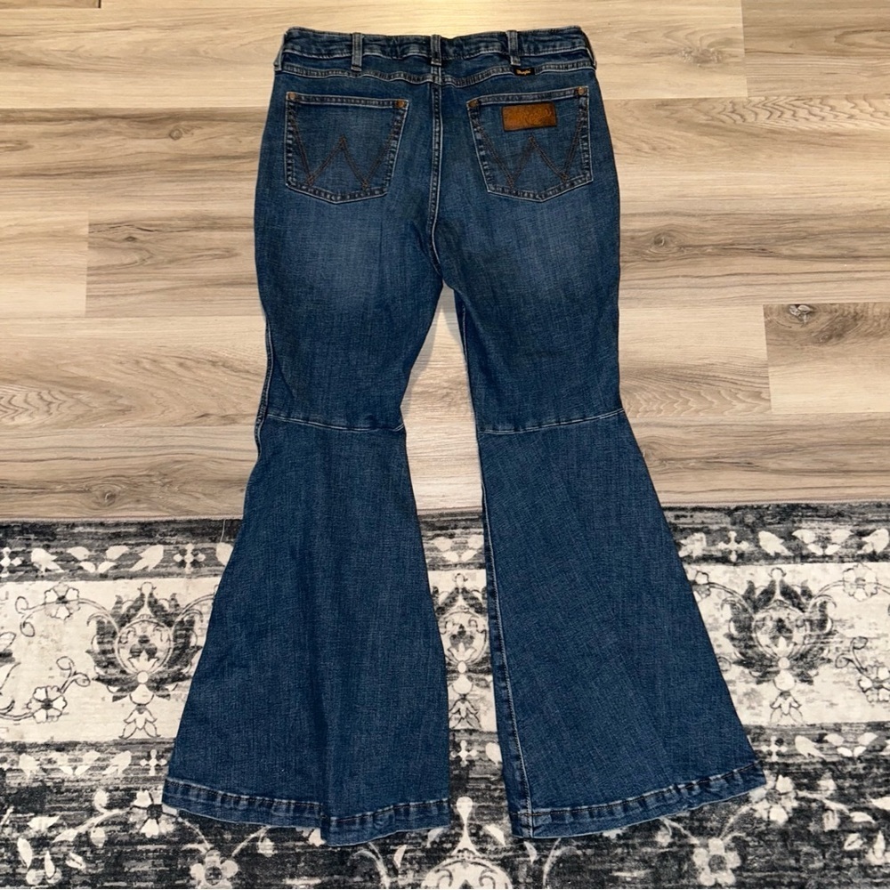 Wrangler Dark Blue Flare Jeans - Retro bell bottom